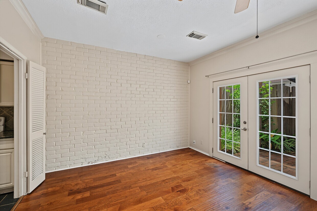 Foto del edificio - 3721 Wakeforest Ave.