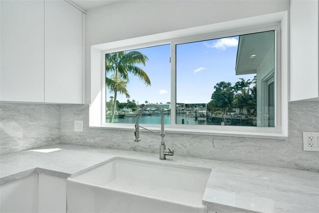 Foto del edificio - 1960 SE 5th Ct