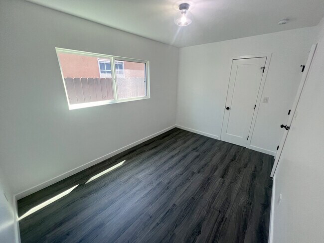 Foto del edificio - 3572 Nile St