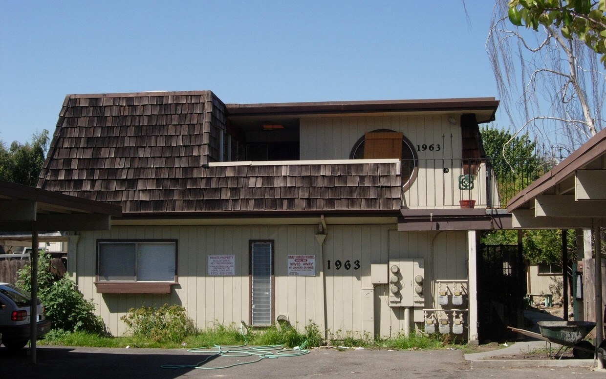 Primary Photo - 1963 Grande Cir