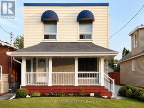 Building Photo - 332 Shakespeare St