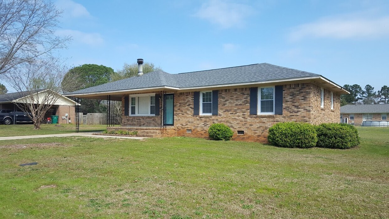 5573 Sandy Trace Dr., Dalzell, SC 29040 House Rental in Dalzell, SC