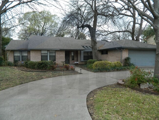 Photo - AVAILABLE NOW!!! Custom 3-Bed 2-Bath w/ 2 Dining Areas & View of Creek House