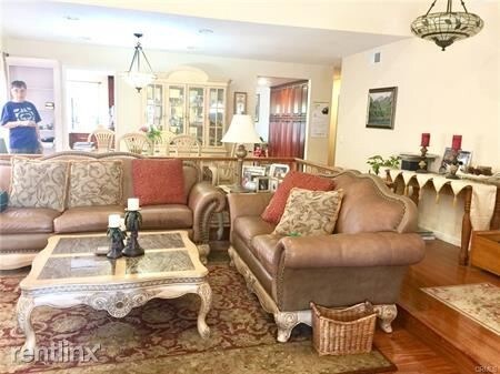Primary Photo - 4 br, 2 bath House - 25 Deerwood W