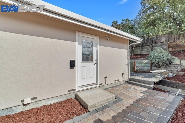 Building Photo - 9414 Alcosta Blvd