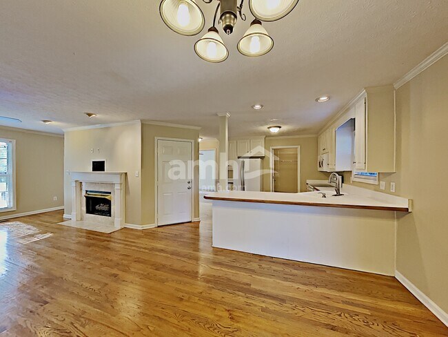 Foto del edificio - 403 Woodlands Dr