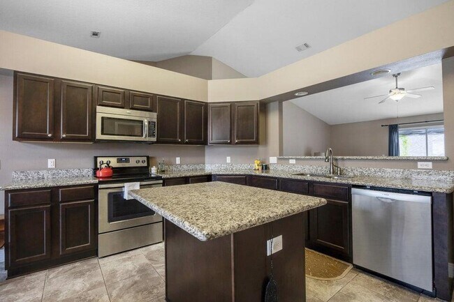 Building Photo - 4415 Mirada Way