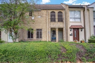 Building Photo - 1412 Walnut Bend Ln