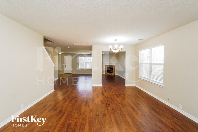 Foto del edificio - 15827 Brisbane Dr