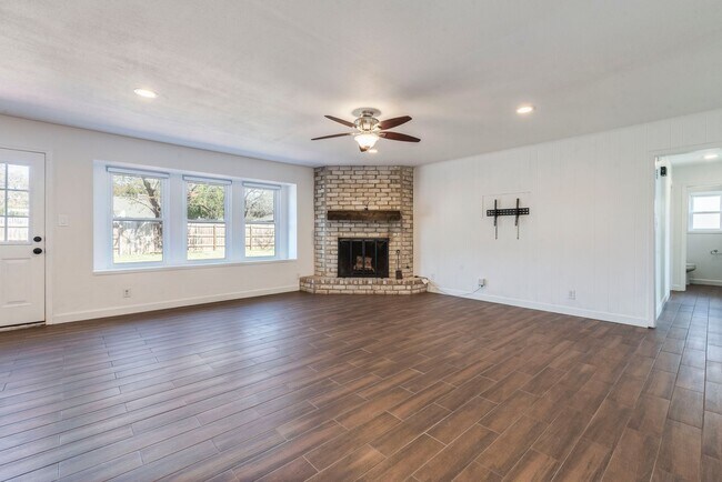 Foto del edificio - 1612 Woodgreen Dr