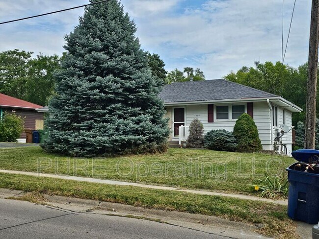 Building Photo - 1501 Freeman Dr