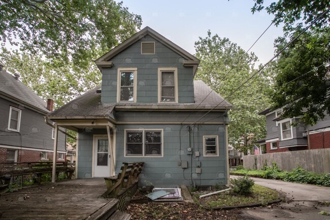 Building Photo - 4116 Terrace St