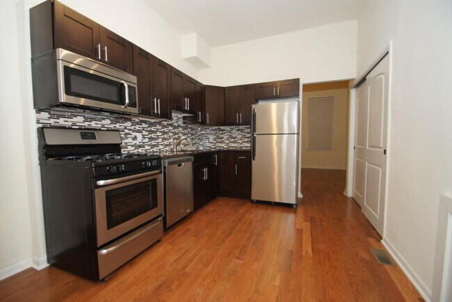 Foto del edificio - 744 S 18th St