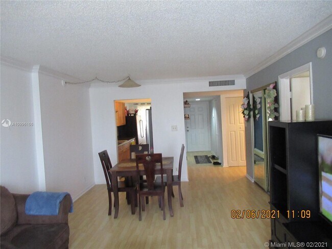 Foto del edificio - 3121 NW 47th Terrace