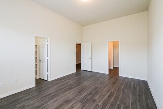 Building Photo - 1026 Sarena Ct