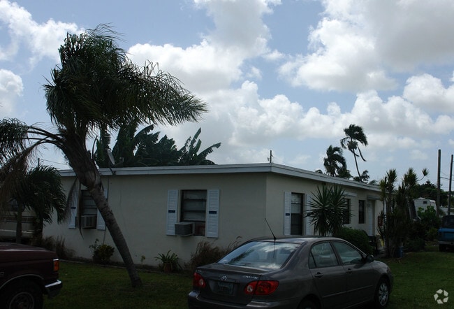 Building Photo - 5924-5934 Taylor St