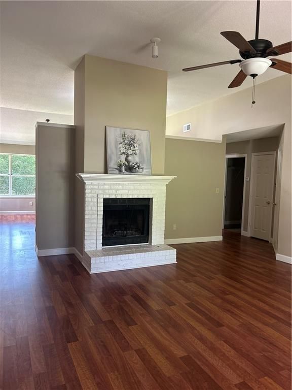Foto del edificio - 10560 Willow Meadow Cir