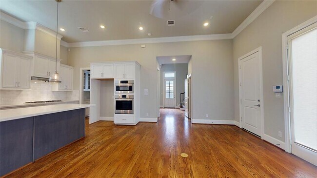 Foto del edificio - 10902 Grove Tree Ln
