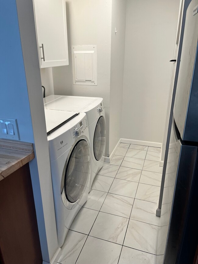 Building Photo - 301 Hudson Ave