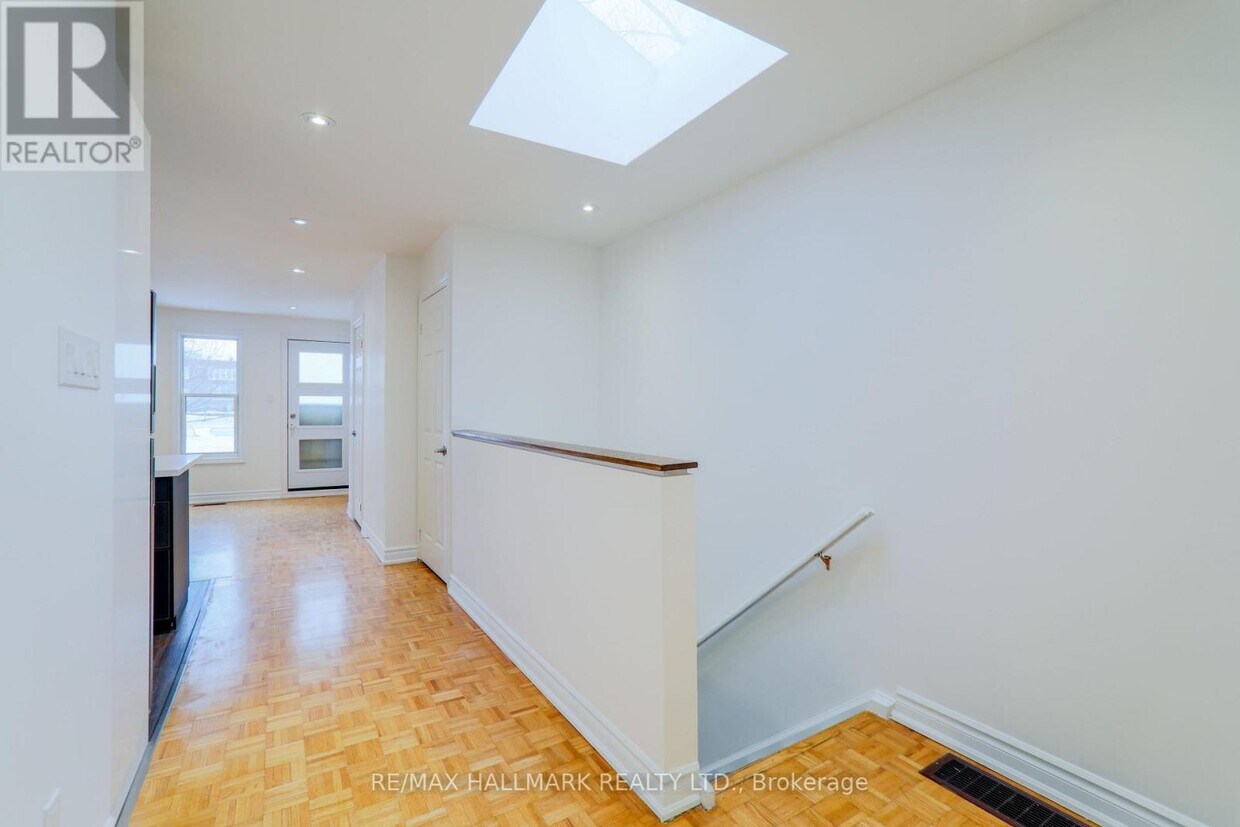 Photo principale - 12-12 Beaton Ave
