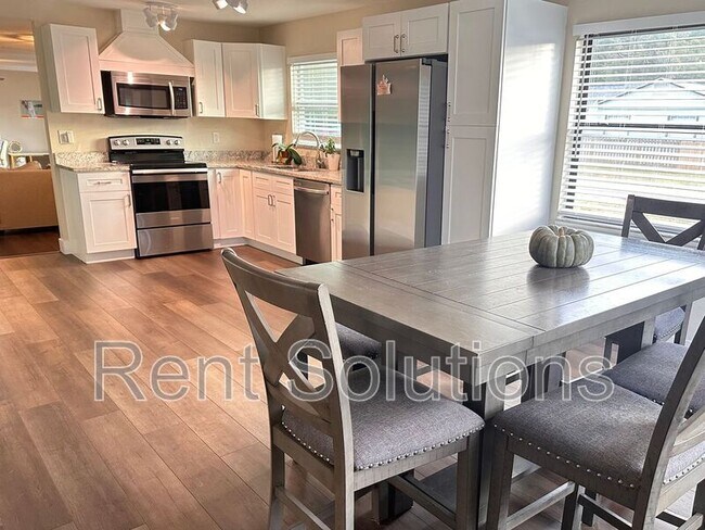 Building Photo - 5701 12th Ave S