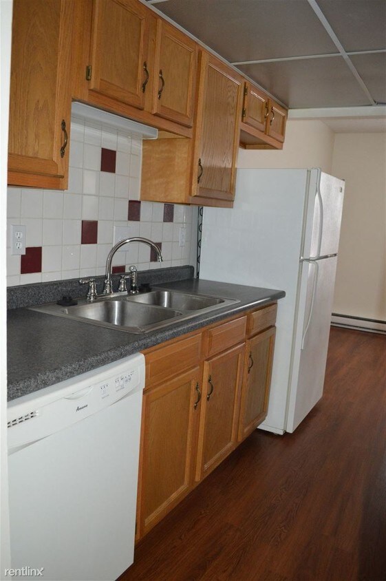 Primary Photo - 325 Newton Ave