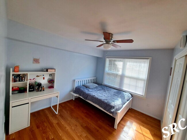 Building Photo - 5201 Stonehedge Rd