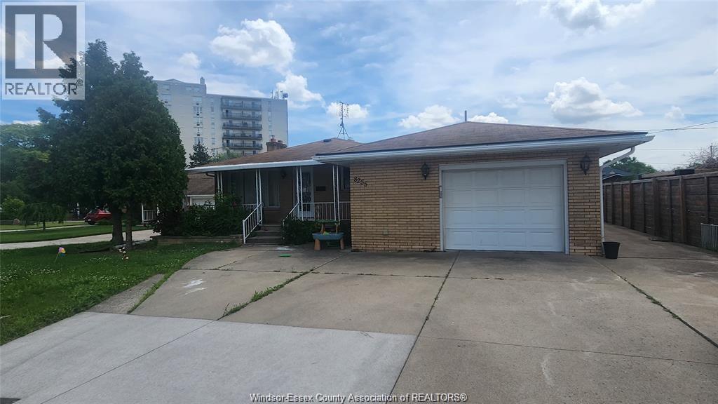 Photo principale - 8255 Riverside Dr E