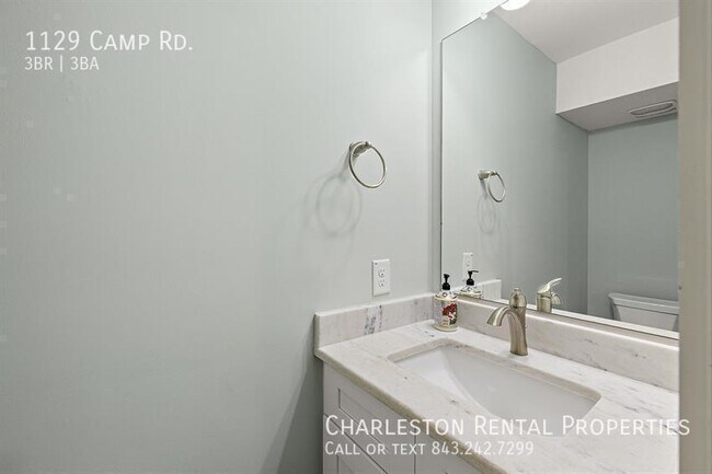 Foto del edificio - 1129 Camp Rd