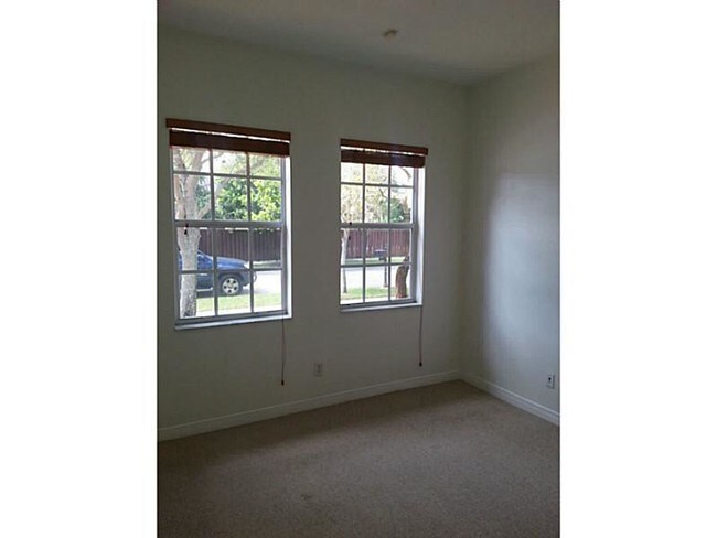 Building Photo - 4917 SW 136th Ter