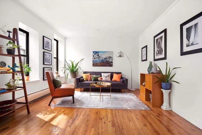Building Photo - 231 W 148th St