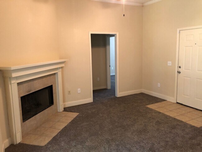 Foto del edificio - 505 Edge Water Branch Dr