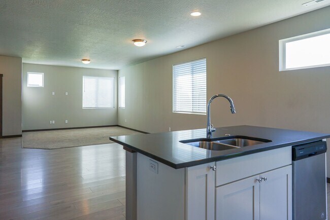 Foto del edificio - New to the market 3 bedroom 2 bath home.