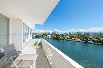 Building Photo - 9101 E Bay Harbor Dr
