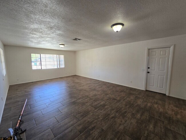 Foto del edificio - New Rental near Essig Park