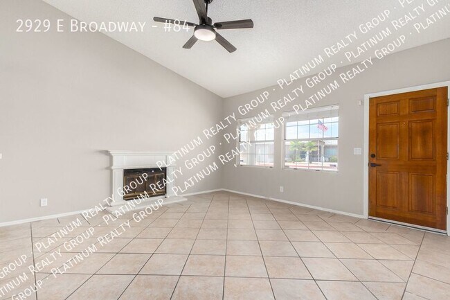 Foto del edificio - Broadway Rd #84