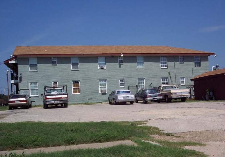 Building Photo - Eagle Villas