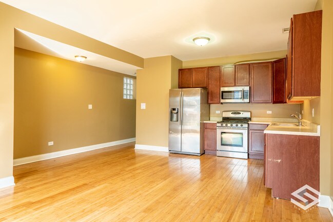 Building Photo - 1231 S Avers Ave