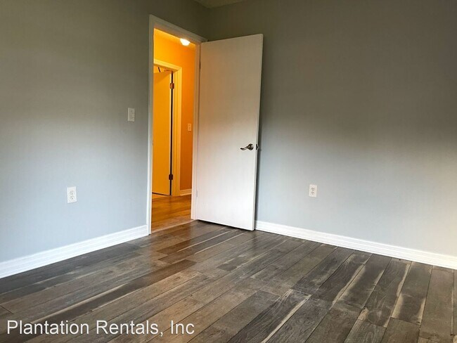 Building Photo - 3 br, 1 bath House - 1150 N Fan Palm Point