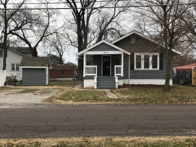 Building Photo - 211 N 47th St