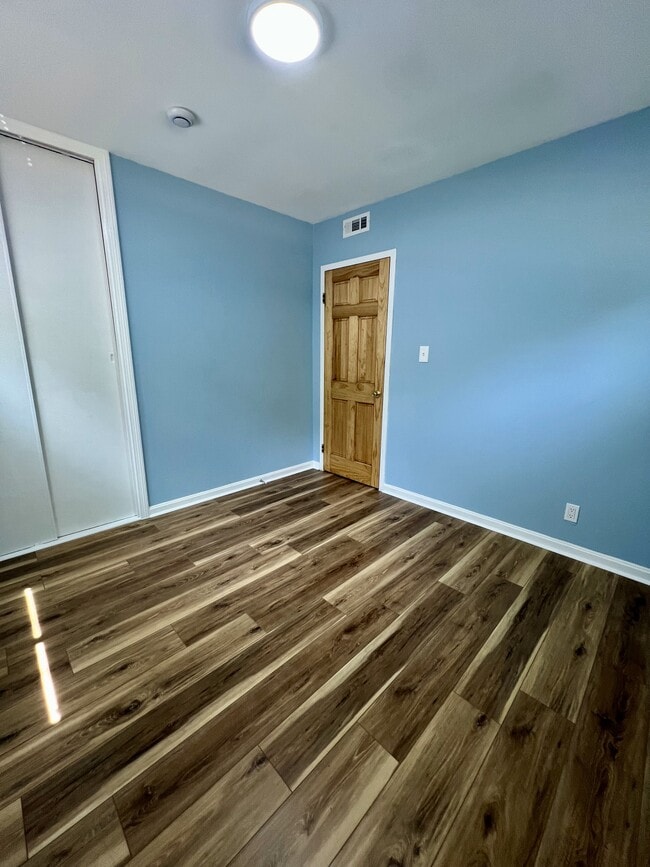 Building Photo - 1324 Clifton Ave