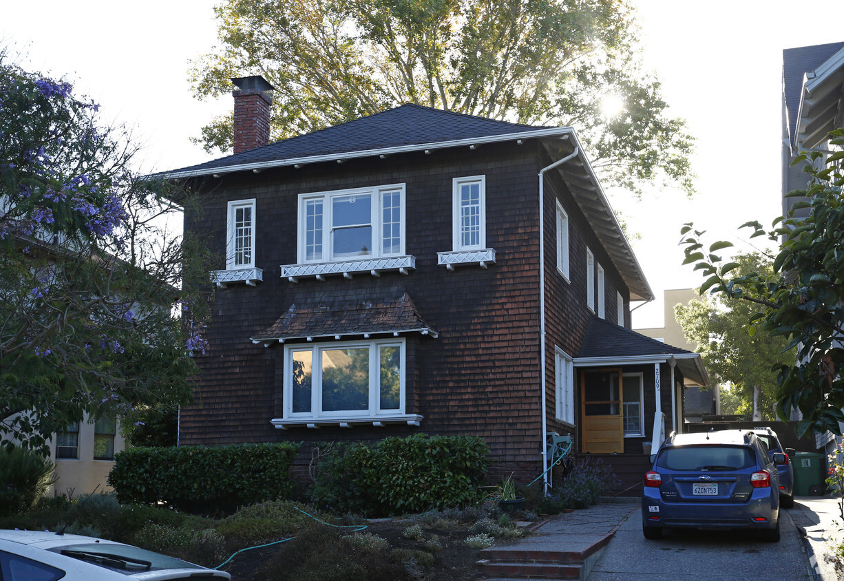 Foto del edificio - 2709 Benvenue Ave