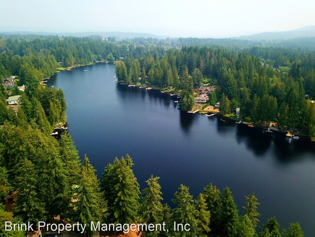 Building Photo - 4 br, 2.5 bath House - 1926 W Beaver Lake ...