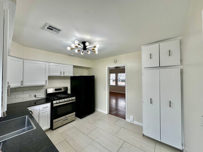 Foto del edificio - Adorable Midtown Home!