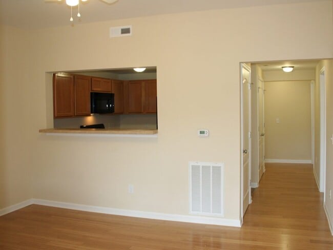 Building Photo - Briarcliff Condominiums