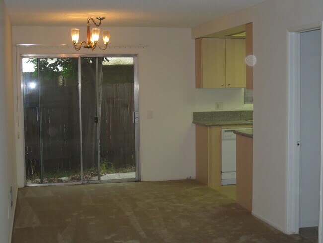 Foto del edificio - 2220 Huntington Ln