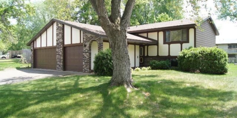 Primary Photo - 1590 73rd 1/2 Fridley