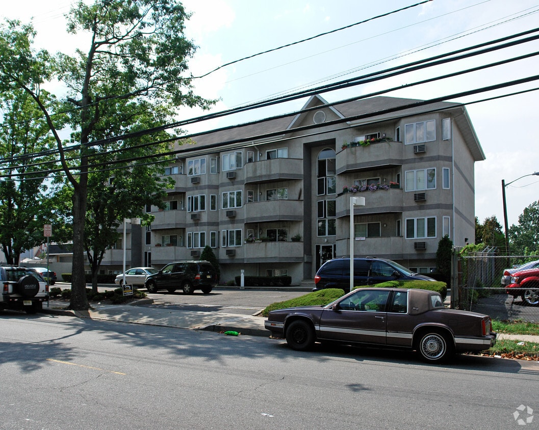 Building Photo - Convent Court Condominiums (por)