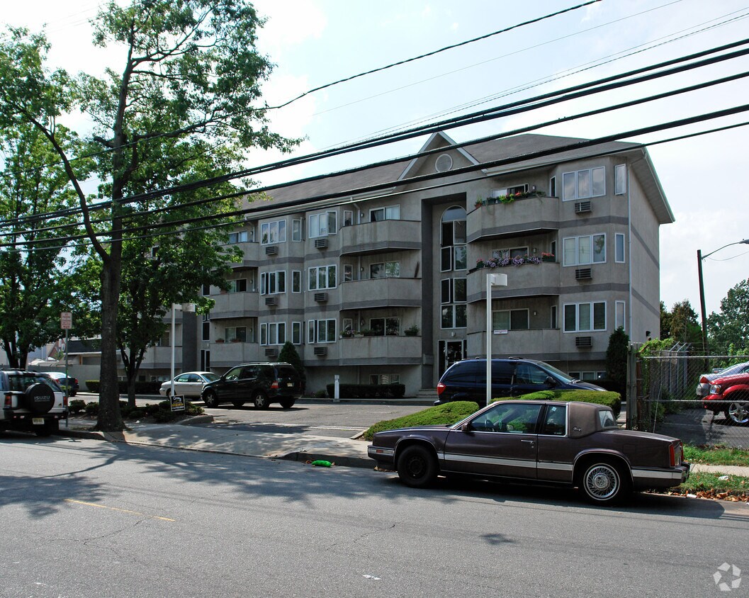 Foto del edificio - Convent Court Condominiums (por)