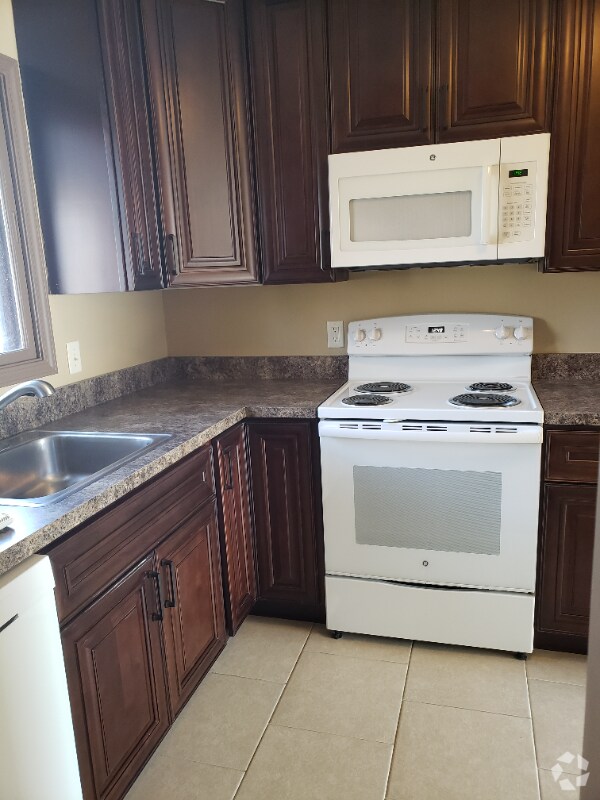 Country Club Apartments under 2,500 Lincoln, NE 3 Rentals